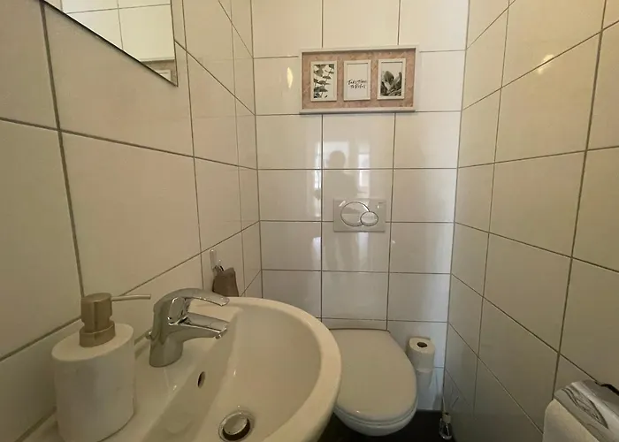 Wunderschoene Am Mit Sauna & Whirlpool * אונטרטרזן