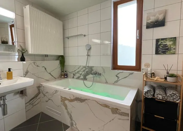 Wunderschoene Am Mit Sauna & Whirlpool דירה *